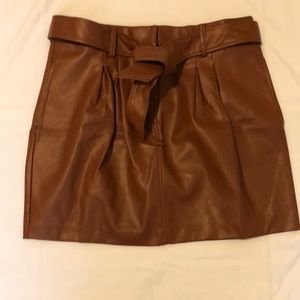 Versona Brown Mini Skirt with Belt, 100% Polyester, Size Large.